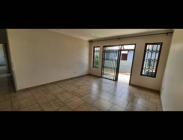 3 BEDROOM TOWNHOUSE FOR SALE IN THE REEDS